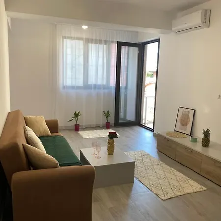 Apartment The Coziest Place In Town - 2 Metro Stations From City Center Bucharest